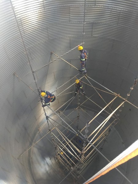 Andaimes para manutenção industrial